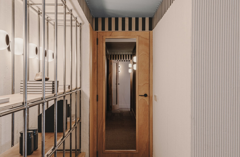 Viruta Lab leaned into domestic influences to create an environment where patients can feel at ease and safe to share at a new psychology centre located in downtown Valencia. - Oleh Kardash